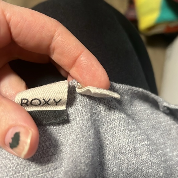 Women’s Sweater - Picture 3 of 3